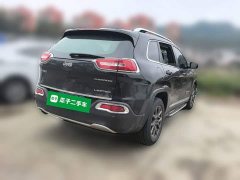 Jeep Liberty Light 2.0L FWD Classic Sport Edition - фото 4