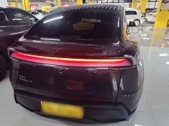 Tesla Model Y Rear-Wheel Drive - ფოტო 5
