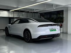 Yangwang U7 EV Four-Seater Flagship - ფოტო 10
