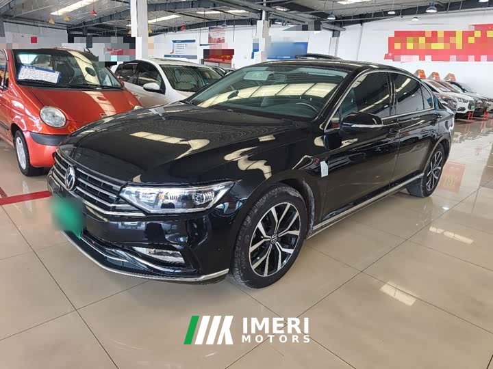 Volkswagen Magotan 280TSI DSG Comfort - автомобиль из Китая
