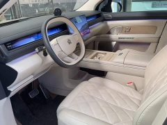 NIO ES8 Six-Seat Executive Signature Edition - photo 2