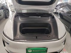 Tesla Model Y Rear-Wheel Drive - ფოტო 19