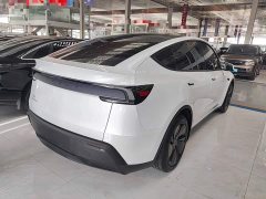 Tesla Model Y Rear-Wheel Drive - ფოტო 6