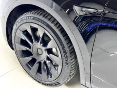 Tesla Model Y Standard Range RWD - ფოტო 19