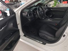 Toyota Camry 2.0G Luxury - ფოტო 15