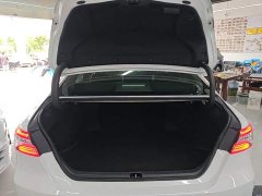 Toyota Camry 2.0G Luxury - ფოტო 18