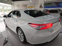 Toyota Camry 2.0G Luxury - ფოტო 4