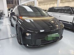 Li Auto i6 Two-Wheel Drive Standard - ფოტო 3