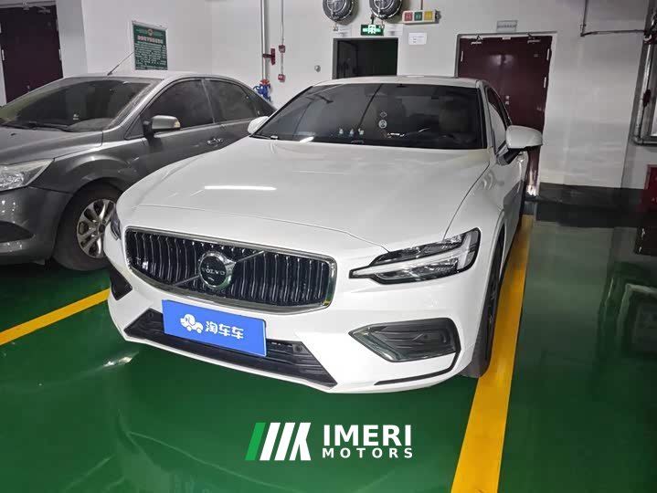 Volvo S60 B4 Intelligent Luxury Edition