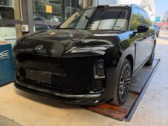 NIO ES8 Six-Seat Executive Signature Edition - photo 1