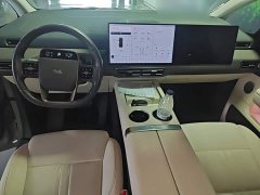 Li Auto Li Xiang MEGA Ultra - фото 9