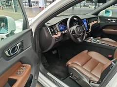 Volvo XC60 Plug-in Hybrid T8 Plug-in Hybrid AWD Smart Remote Luxury Edition - фото 15