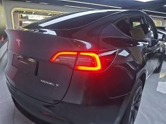 Tesla Model Y Rear-Wheel Drive - ფოტო 7