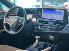 Lexus ES 200 Premium Edition - ფოტო 12