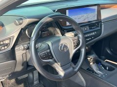 Lexus ES 200 Premium Edition - ფოტო 2