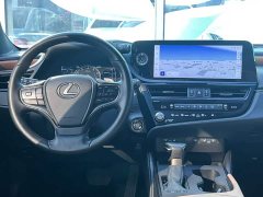 Lexus ES 200 Premium Edition - ფოტო 3