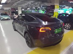 Tesla Model Y Rear-Wheel Drive - ფოტო 4