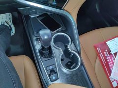 Toyota Camry 2.0G Luxury - ფოტო 13