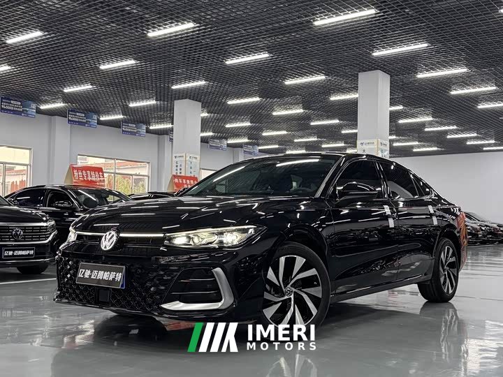 Volkswagen Passat Pro 380TSI Starry Sky Dragon Edition - автомобиль из Китая