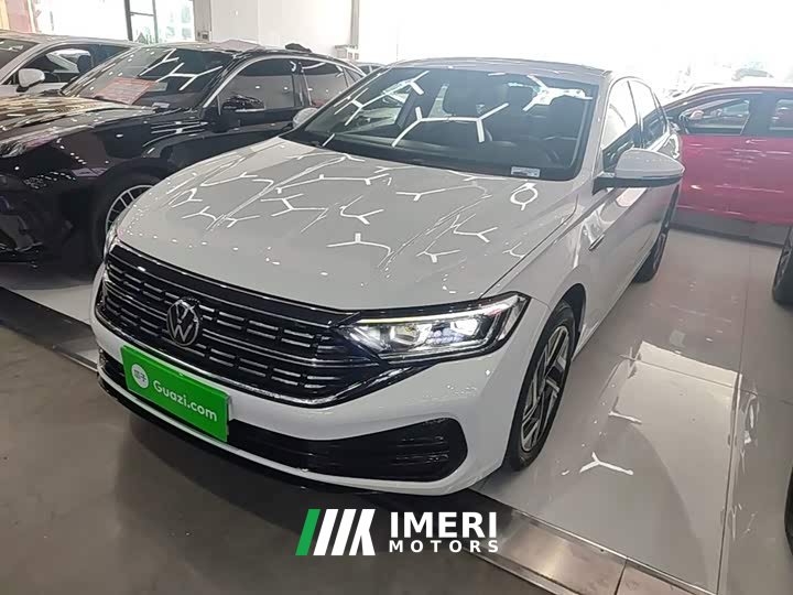 Volkswagen Sagitar 300TSI DSG Excellence Edition - car from China