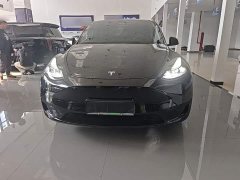 Tesla Model Y Rear-Wheel Drive - ფოტო 2