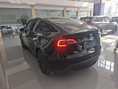 Tesla Model Y Rear-Wheel Drive - ფოტო 4
