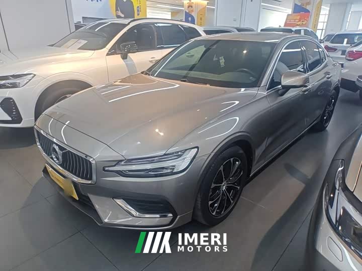 Volvo S60 B4 Smart Luxury Edition - ავტომობილი ჩინეთიდან