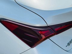Toyota Avalon Hybrid 2.0L Luxury - ფოტო 9