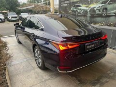 Lexus ES 200 Premium Edition - ფოტო 5