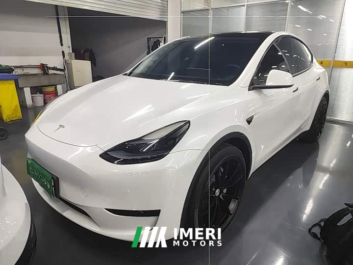 Tesla Model Y Facelift Rear-Wheel Drive