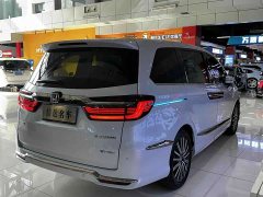 Honda Odyssey 2.0L e:HEV Luxury - ფოტო 16