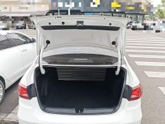 Volkswagen Jetta VA3 1.5L Manual Entry-Level - ფოტო 18