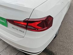 Volkswagen Jetta VA3 1.5L Manual Entry-Level - ფოტო 7