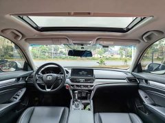 Honda Accord 260TURBO Luxury Edition - photo 17