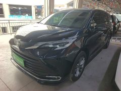 Toyota Sienna 2.5L Hybrid Comfort Edition - ფოტო 1