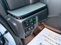 Honda Elysion 2.0L e:HEV Luxury Black Jazz Edition - ფოტო 8