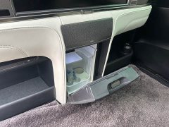 Lexus LM 300h Four-Seat Royal Edition - ფოტო 10