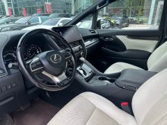 Lexus LM 300h Four-Seat Royal Edition - ფოტო 11