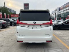 Lexus LM 300h Four-Seat Royal Edition - ფოტო 5
