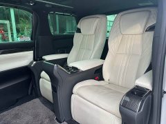 Lexus LM 300h Four-Seat Royal Edition - ფოტო 6