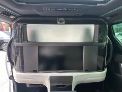 Lexus LM 300h Four-Seat Royal Edition - ფოტო 9