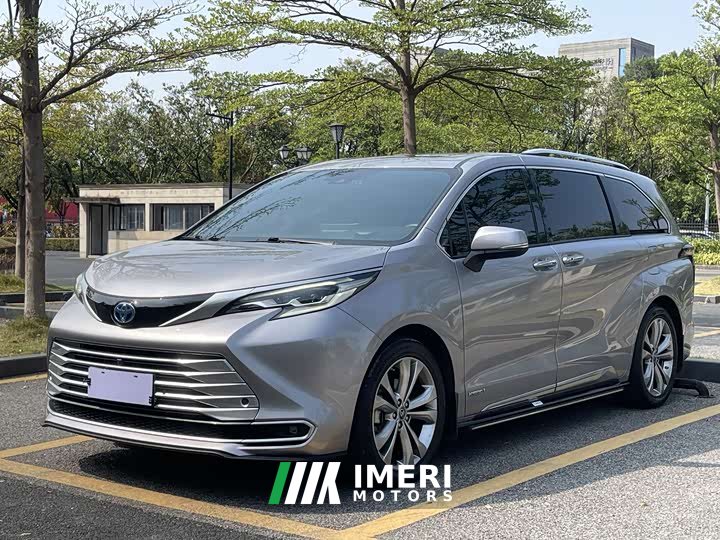 Toyota Sienna 2.5L Hybrid Platinum Edition - car from China