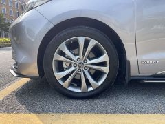 Toyota Sienna 2.5L Hybrid Platinum Edition - photo 8