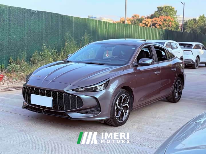 SAIC MG5 300TGI Global Flagship Edition - автомобиль из Китая