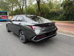Hyundai Elantra 1.5L CVT TOP Premier Edition - фото 12