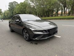 Hyundai Elantra 1.5L CVT TOP Premier Edition - фото 3