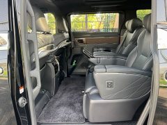 Toyota Vellfire Crown Hybrid 2.5L Executive Premier Edition - photo 14