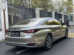 Lexus ES 200 Excellence Edition - photo 4