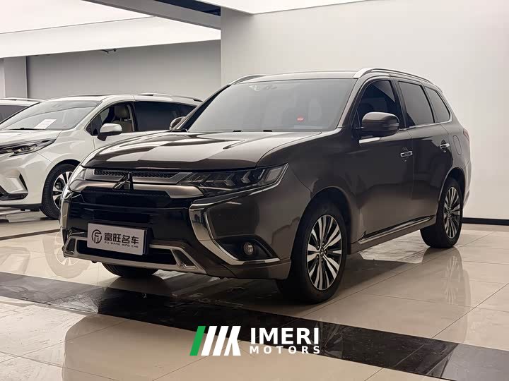 Mitsubishi Outlander 2.4L AWD Enjoy Edition 7-Seater - car from China