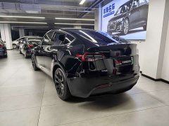 Tesla Model Y Standard Range RWD - photo 12